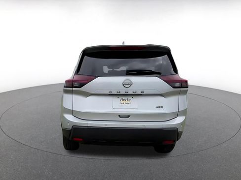 Used 2025 Nissan Rogue SV image 12