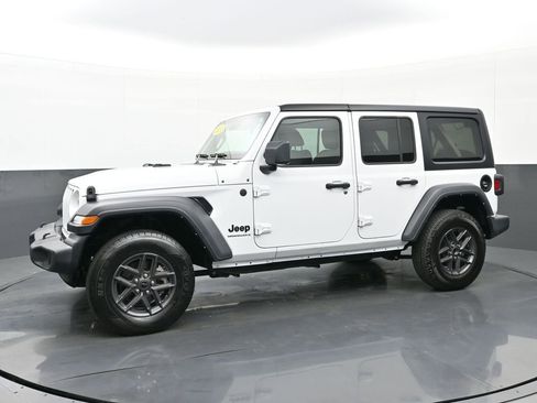 Used 2024 Jeep Wrangler Unlimited Sport AWD/4WD image 6
