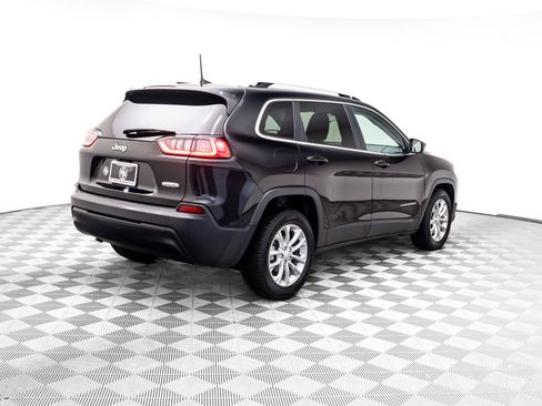 Used 2019 Jeep Cherokee Latitude w/ Cold Weather Group image 5