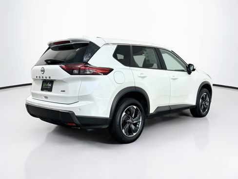 Used 2025 Nissan Rogue SV AWD/4WD image 9