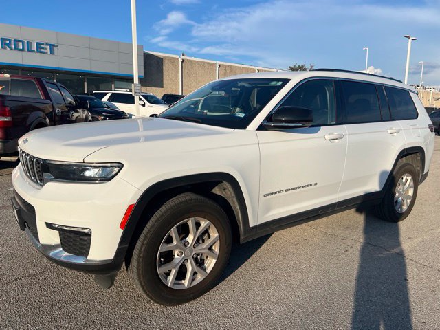 Used 2023 Jeep Grand Cherokee L Limited AWD/4WD image 2