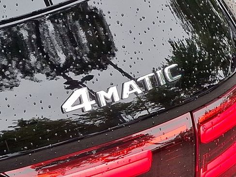 Used 2024 Mercedes-Benz GLB 250 4MATIC image 34