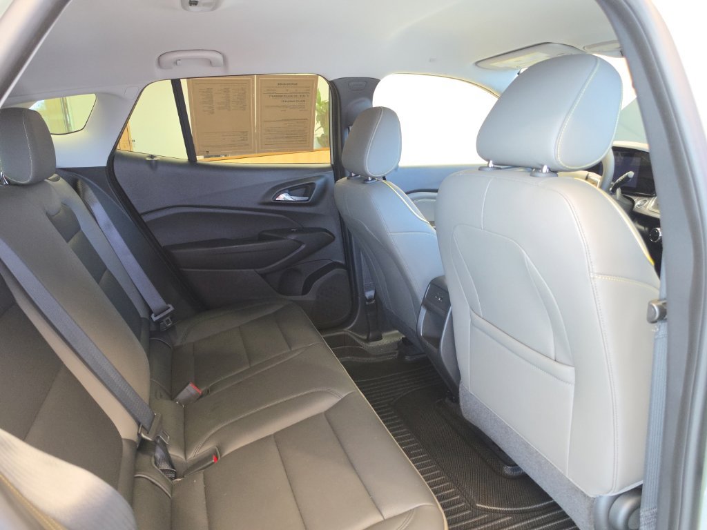 Used 2025 Chevrolet Trax ACTIV FWD image 43