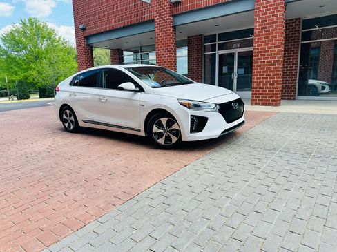 Used 2019 Hyundai Ioniq Limited FWD image 1