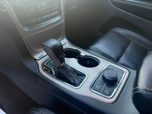 Used 2016 Jeep Grand Cherokee Limited image 18