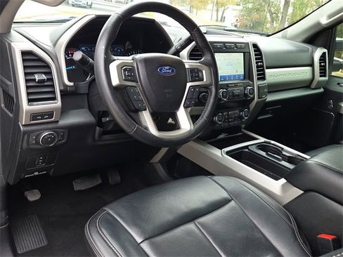 Used 2020 Ford F250 Lariat w/ Chrome Package image 17