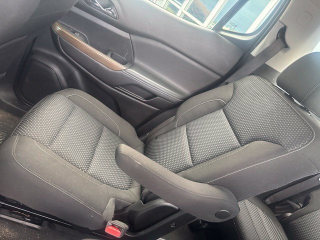 Used 2023 GMC Acadia SLE FWD image 24