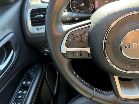 Used 2018 Jeep Compass Latitude w/ Popular Equipment Group FWD image 27