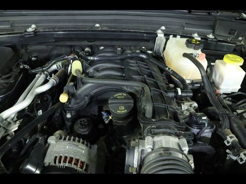 Used 2022 Jeep Gladiator Sport AWD/4WD image 16