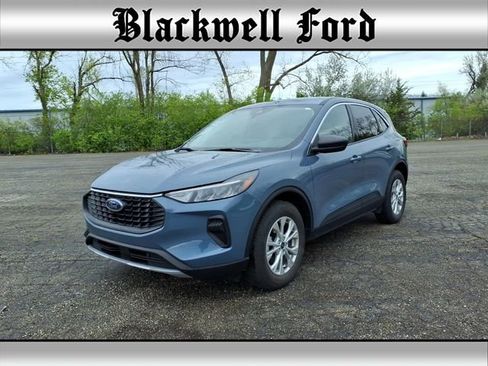 Used 2023 Ford Escape Active AWD/4WD image 1
