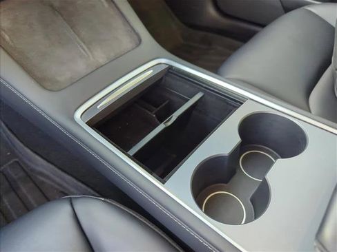 Used 2022 Tesla Model 3 image 16