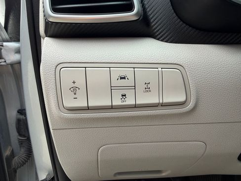 Used 2019 Hyundai Tucson SE image 16