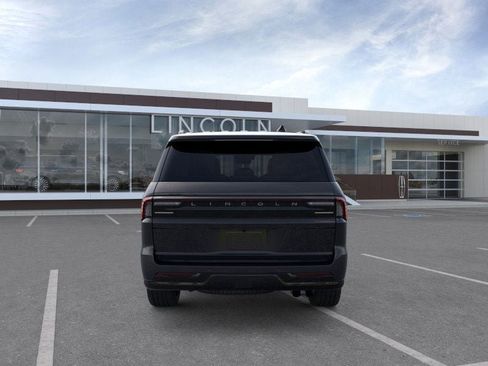 New 2026 Lincoln Navigator Reserve w/ Jet Appearance Package AWD/4WD image 5