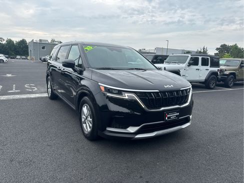 Certified 2023 Kia Carnival LX FWD image 1