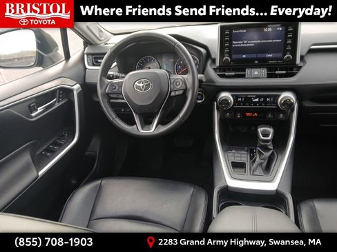 Used 2020 Toyota RAV4 XLE Premium image 17