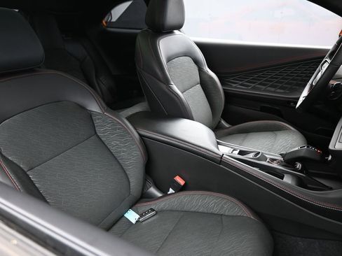 Used 2025 Dodge Charger R/T w/ Sun & Sound Package image 44