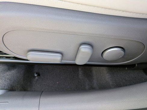New 2026 Hyundai Kona Limited FWD image 18