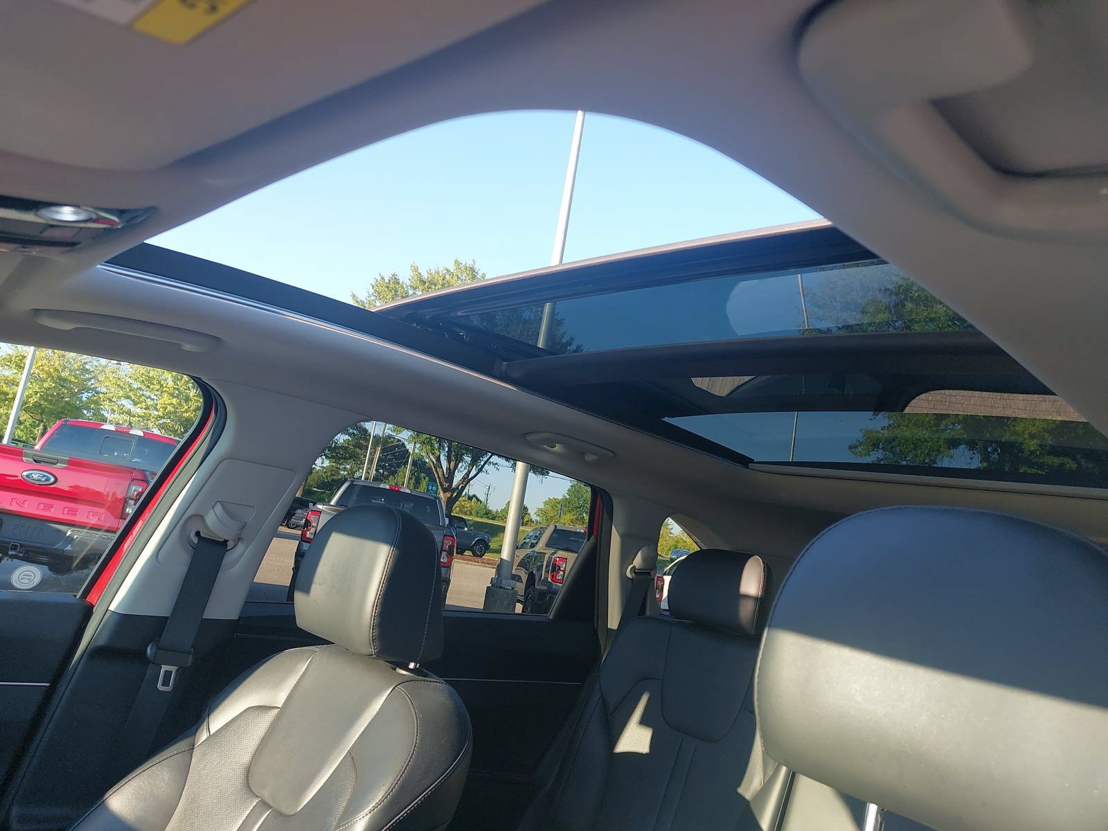 Used 2021 Kia Sorento S w/ Panoramic Sunroof Package FWD image 28