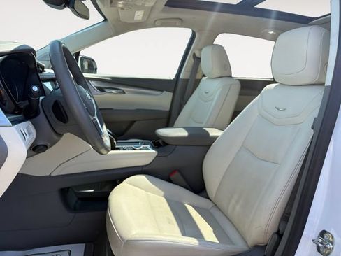 Used 2024 Cadillac XT5 Premium Luxury AWD/4WD image 9