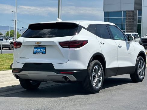 Used 2025 Chevrolet Blazer LT AWD/4WD image 2