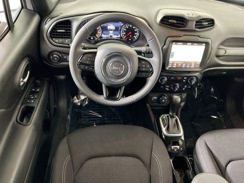 Used 2022 Jeep Renegade Altitude AWD/4WD image 21
