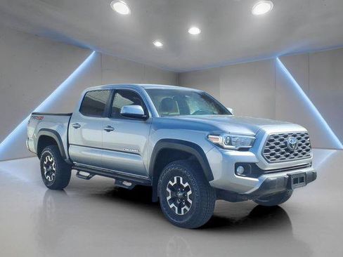 Certified 2022 Toyota Tacoma TRD Off-Road AWD/4WD image 23