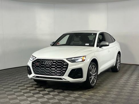 Used 2023 Audi SQ5 Prestige w/ Prestige Package image 3