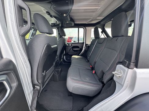 Used 2024 Jeep Wrangler Unlimited Rubicon image 12