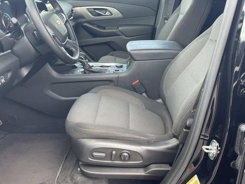 Used 2023 Chevrolet Traverse LT FWD image 19