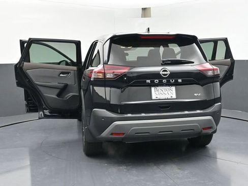 Used 2023 Nissan Rogue SV image 47