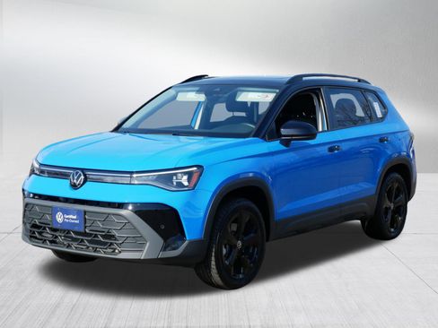 Certified 2025 Volkswagen Taos SE AWD/4WD image 3