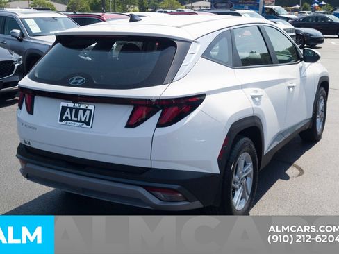 Certified 2025 Hyundai Tucson SE image 6