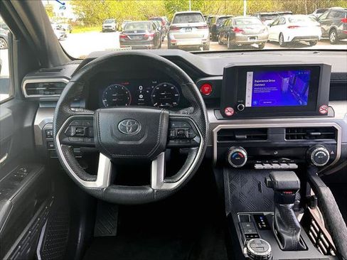 Certified 2024 Toyota Tacoma TRD Off-Road AWD/4WD image 17