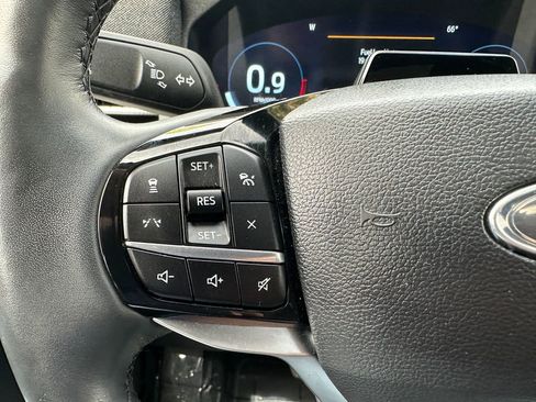 Used 2025 Ford Explorer Platinum w/ LUX Leather Package AWD/4WD image 30