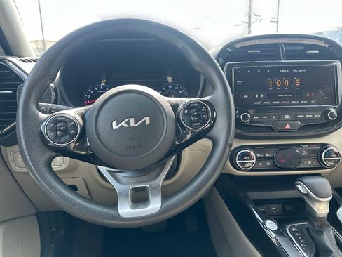 Used 2022 Kia Soul S image 10