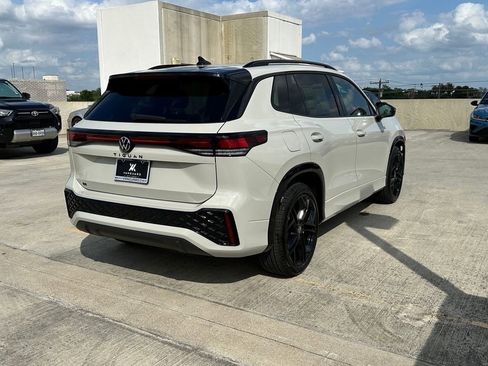 New 2026 Volkswagen Tiguan SE R-Line FWD image 7