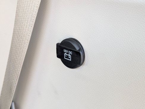 Used 2023 Chrysler Pacifica Touring-L FWD image 32