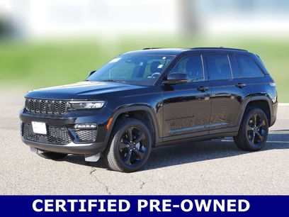 Used 2024 Jeep Grand Cherokee Limited w/ Black Appearance Package