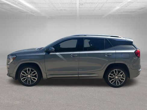 Used 2024 GMC Terrain Denali w/ Denali Premium Package AWD/4WD image 2