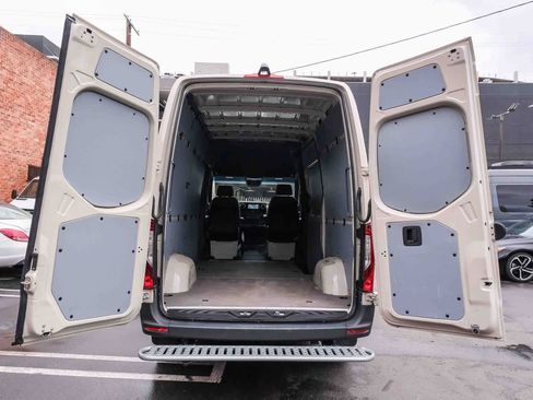 Used 2024 Mercedes-Benz Sprinter 2500 image 26