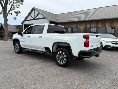 Used 2023 Chevrolet Silverado 2500 Custom AWD/4WD image 2