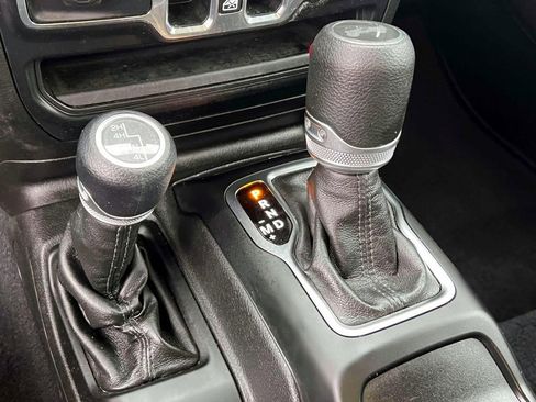 Certified 2022 Jeep Wrangler Unlimited Sport AWD/4WD image 25