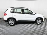 Used 2017 Volkswagen Tiguan S image 2