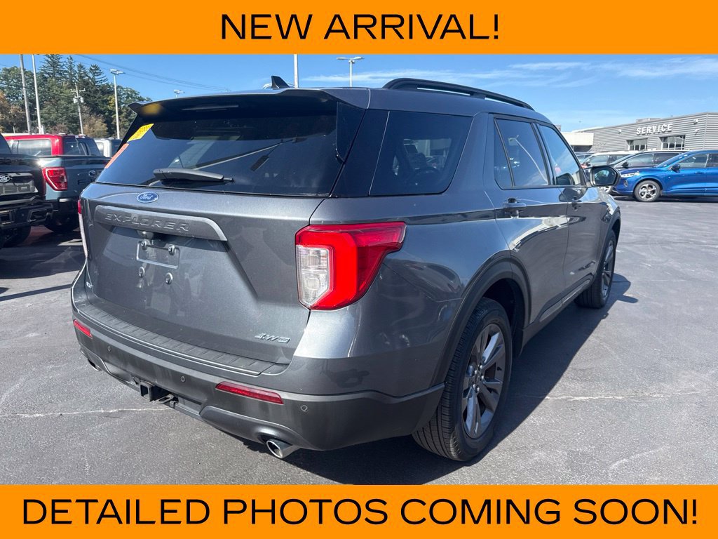 Used 2023 Ford Explorer XLT w/ Equipment Group 202A AWD/4WD image 3