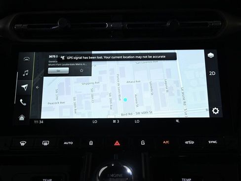 Used 2025 Aston Martin V8 Vantage Coupe image 11