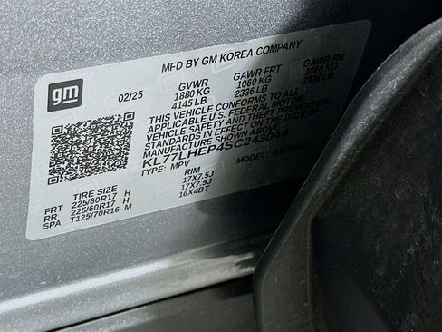 Used 2025 Chevrolet Trax LT w/ LT Convenience Package FWD image 12