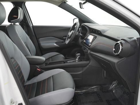 Used 2024 Nissan Kicks SR w/ SR Premium Package image 12