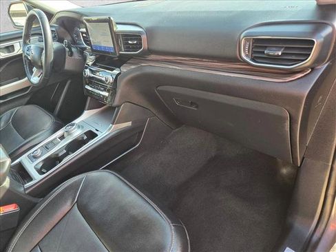Used 2023 Ford Explorer Limited image 22