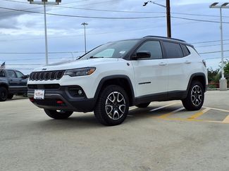 Used 2025 Jeep Compass Trailhawk AWD/4WD video 1
