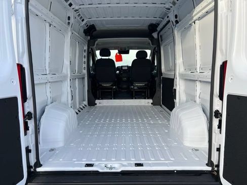 Used 2025 RAM ProMaster 1500 FWD image 12
